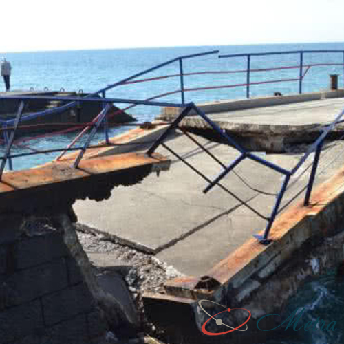 Пирс развалился